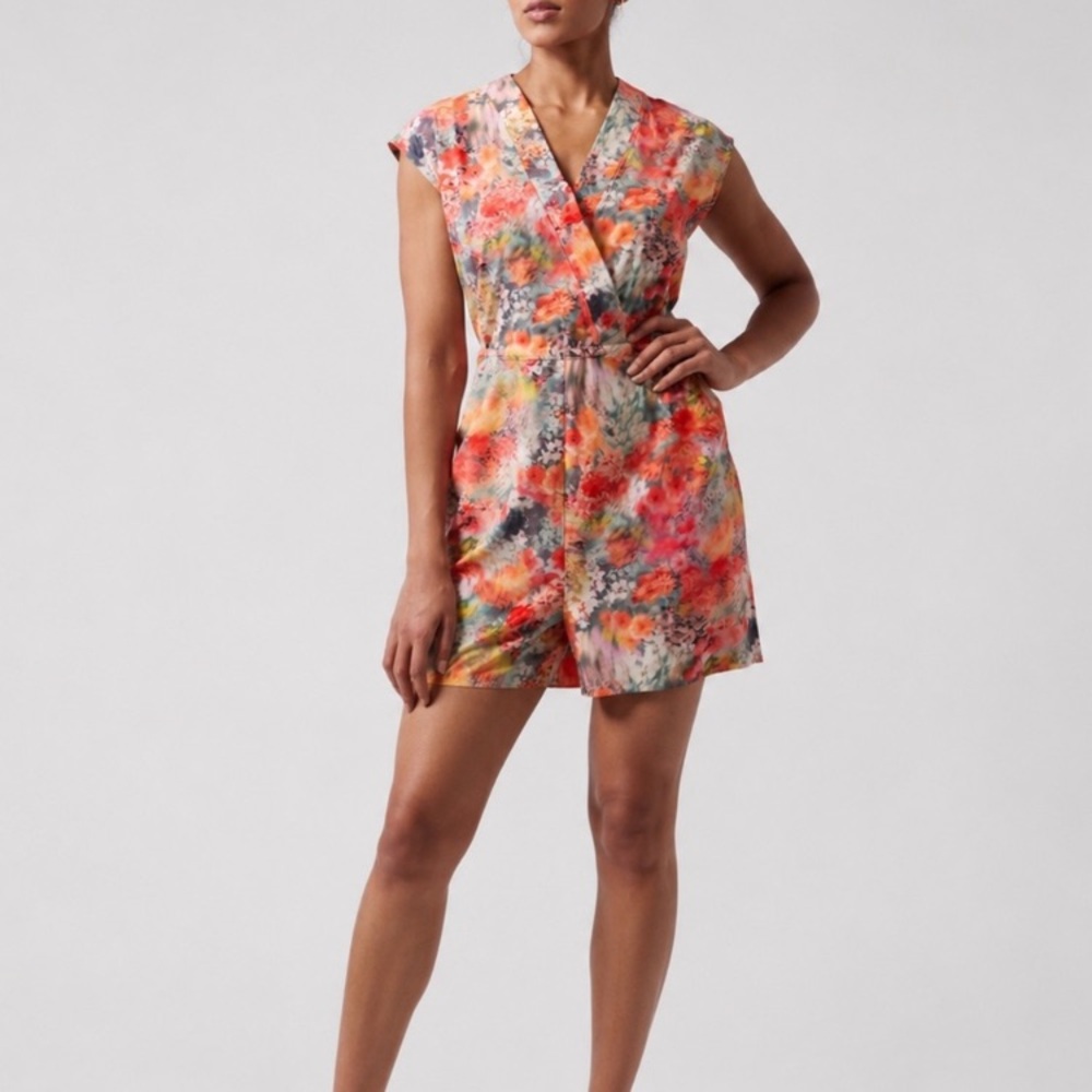 Athleta Marlow Floral Romper Tie Waist w/ Pockets Lightweight Stretch Women’s M